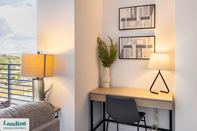 Photo - 200 NE 1st Ave Unidad 611.1412288