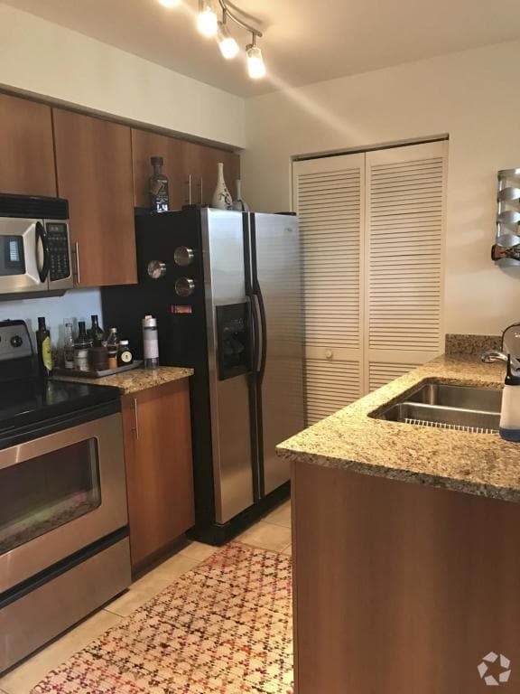 Building Photo - 1050 Crystal Way Unit M Rental