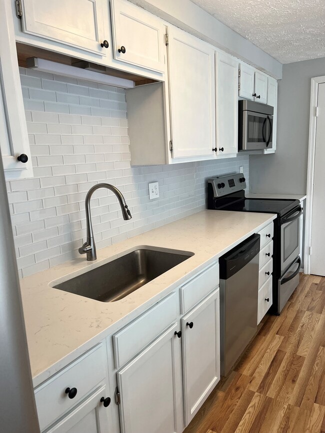 Building Photo - 48 Sweetfern Ct Unit 48 Rental