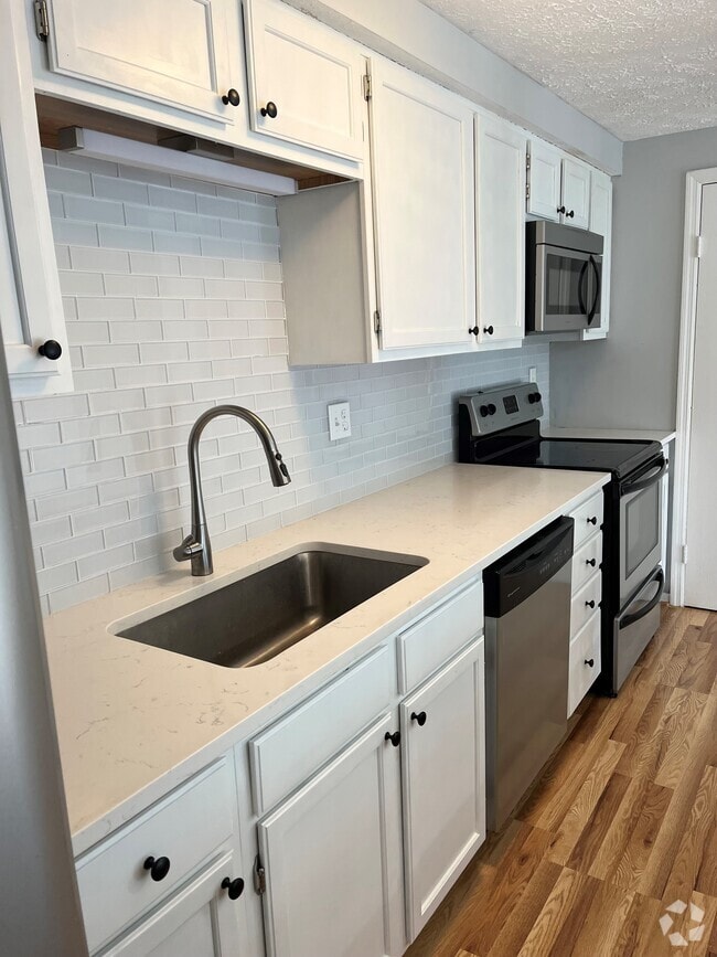 Building Photo - 48 Sweetfern Ct Unit 48 Rental