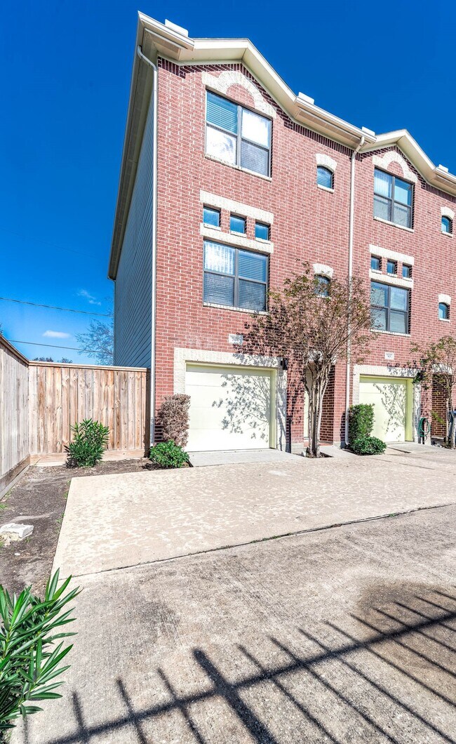 Photo - 7650 Springhill St Unit 704