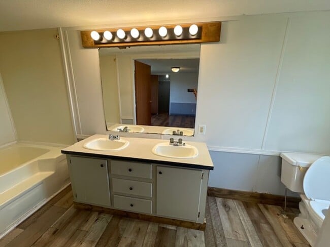 Photo - Renovated 3 Bedroom 2 Bath Home for Rent!