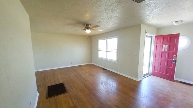 Photo - 1225 W Garza St