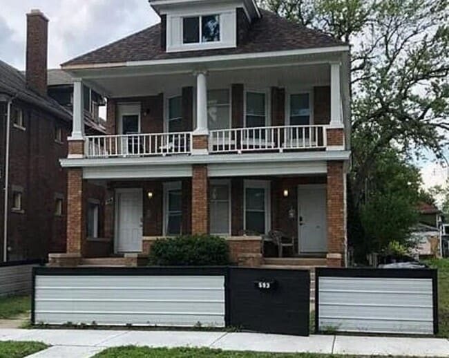 Building Photo - 593 Hague St