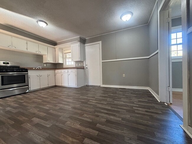 Photo - Cute 2 bedroom 1 bath Available Now!