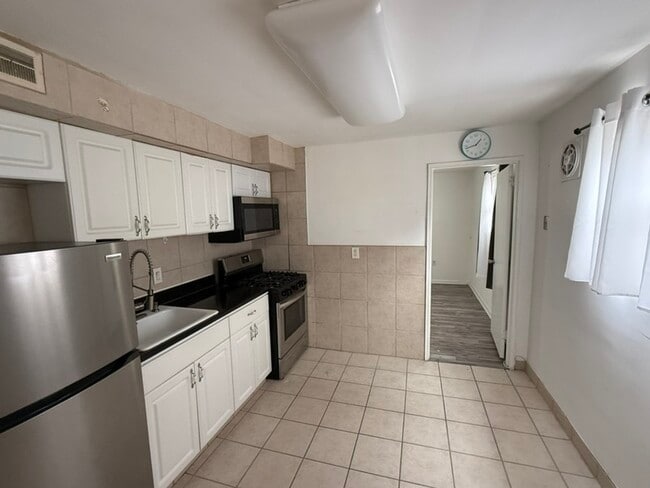 Photo - 4134 Longshore Ave