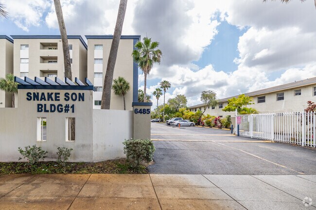 6465-6485 W 24th Ave - Entrada - El Tesoro Apartments