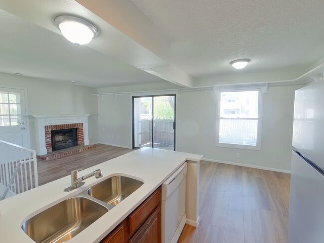 Photo - 1717 S Cypress Unit 112