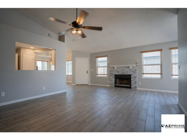 A Rare Treasure in Radiant Peoria, This En... - A Rare Treasure in Radiant Peoria, This En... Casa