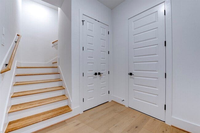 Photo - 861 Fisher St