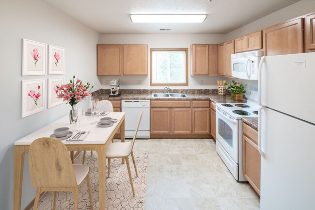 Highland Meadows Apartments - Highland Meadows Apartments