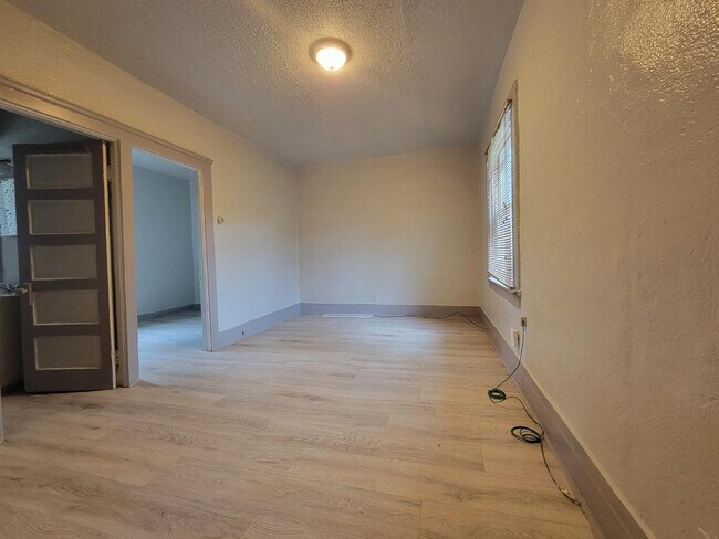 Photo - 6215 Carpenter Ave