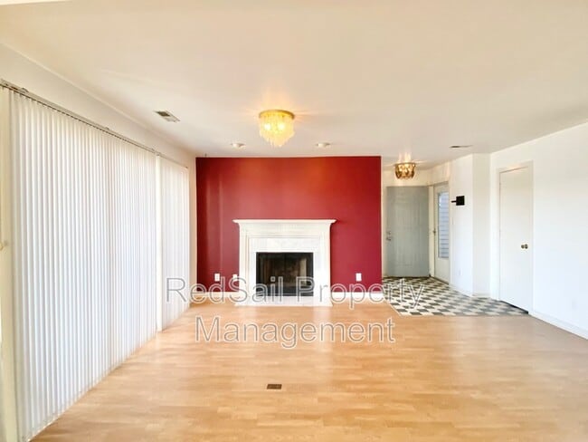 Photo - 212 Dockside Dr