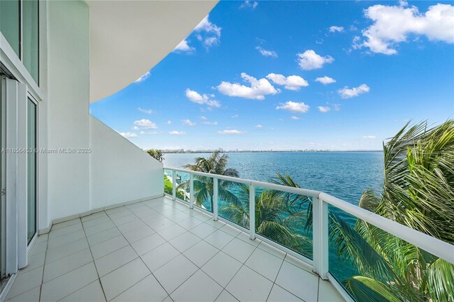 Building Photo - 2000 Bay Dr Unit 409 Rental