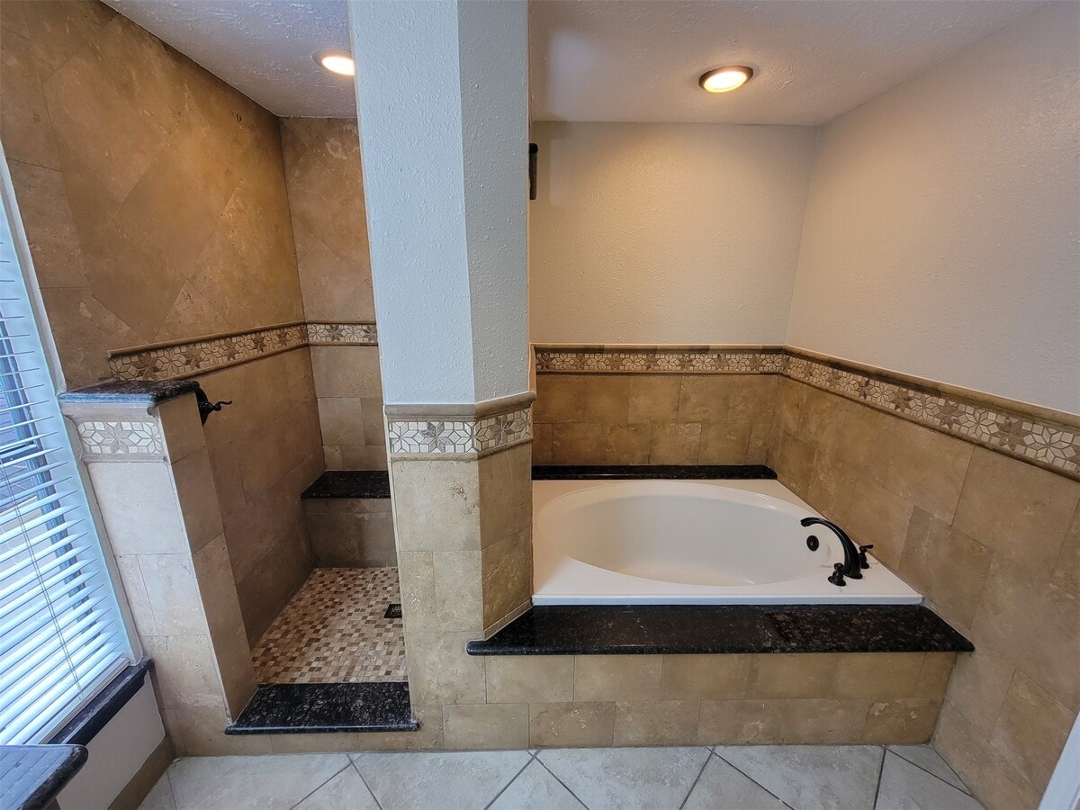 Photo - 17207 Meadow Heights Dr