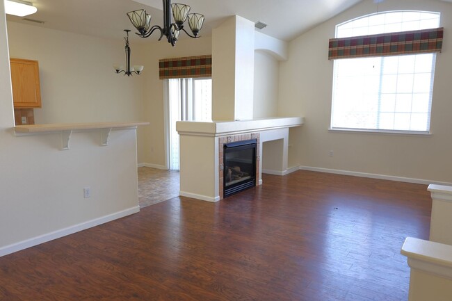 CUTE, CUTE, CUTE 3 BDRM TOWNHOME WITH GAS ... - CUTE, CUTE, CUTE 3 BDRM TOWNHOME WITH GAS ...