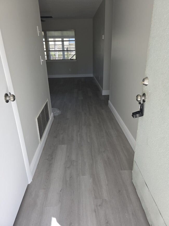 Photo - 1076 Hermosa Dr
