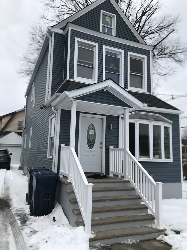 Building Photo - 345 Kaplan Ave Unit Second Floor