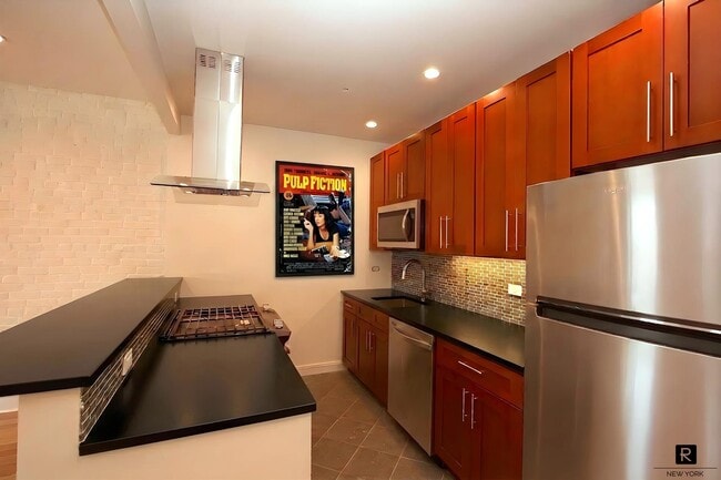 Photo - 482 Bergen St