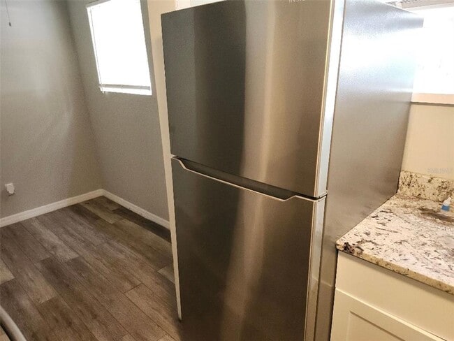 Photo - 1426 10th St W