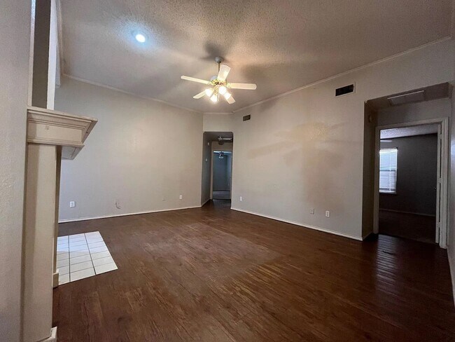 Photo - 3 bedroom 3 bathroom in Frenship ISD!