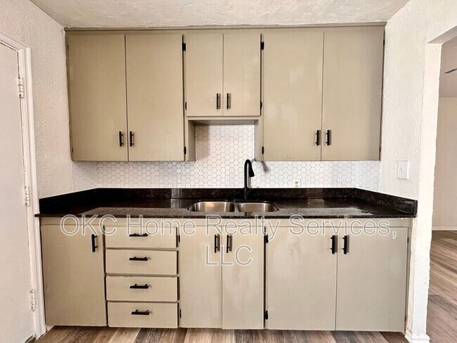 Photo - 3516 S St Clair Ave