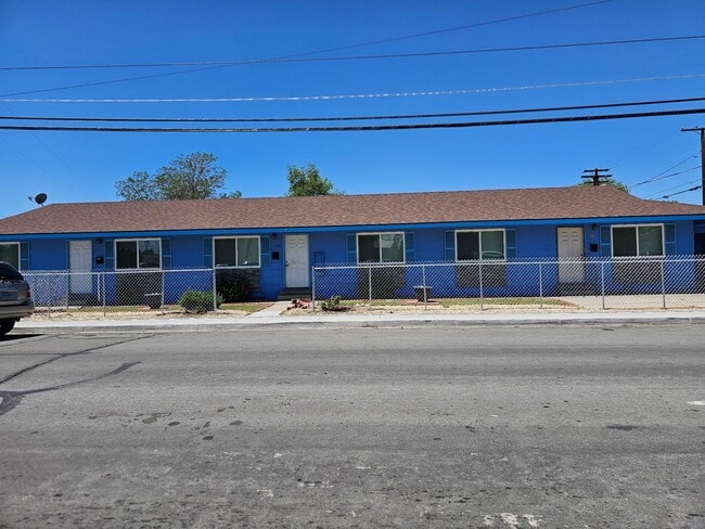 Building Photo - 603 15th St