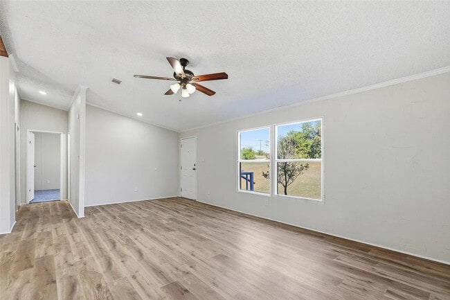 Photo - 2645 Bryant St