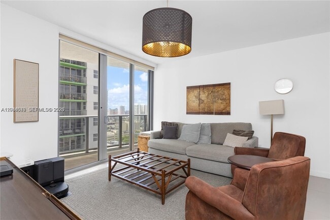 Photo - 488 NE 18th St Unidad 2802