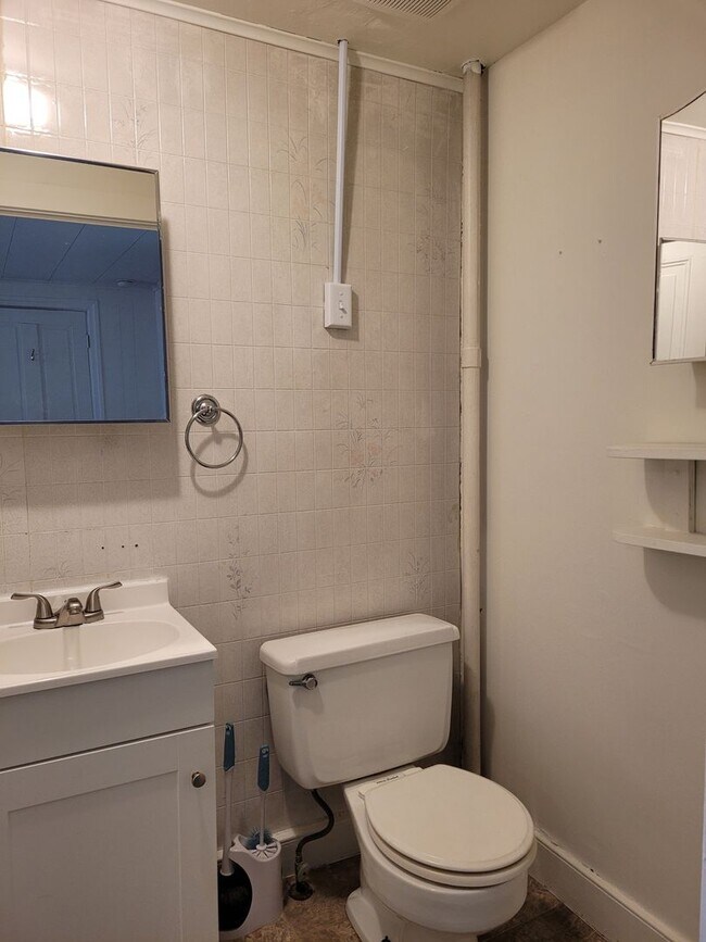 Photo - 118 E King St Unit B