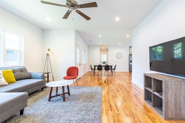 Photo - 1753 Pasadena St