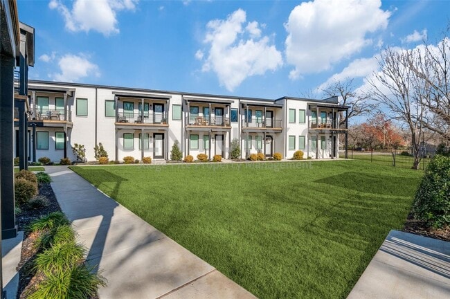 Building Photo - Contemporary 1/1 Apartment in Waxahachie For Rent! Unit 106