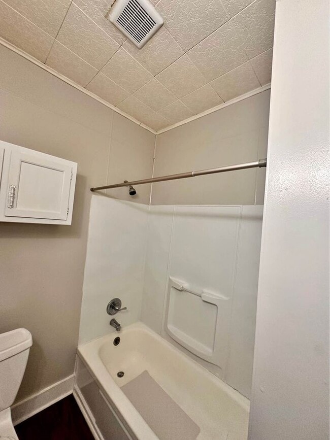 Photo - 1016 Haskell Ave Unit #2