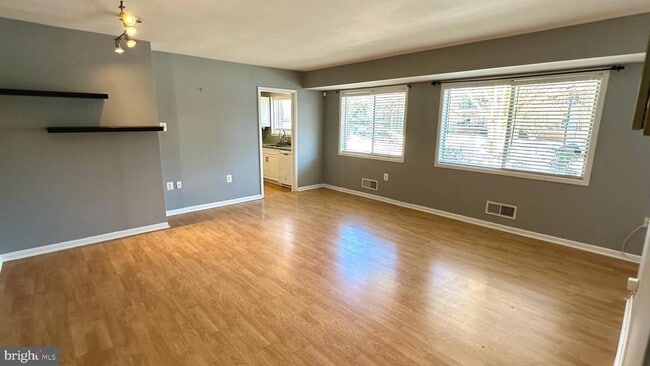 Photo - 10620 Weymouth St Unidad 1