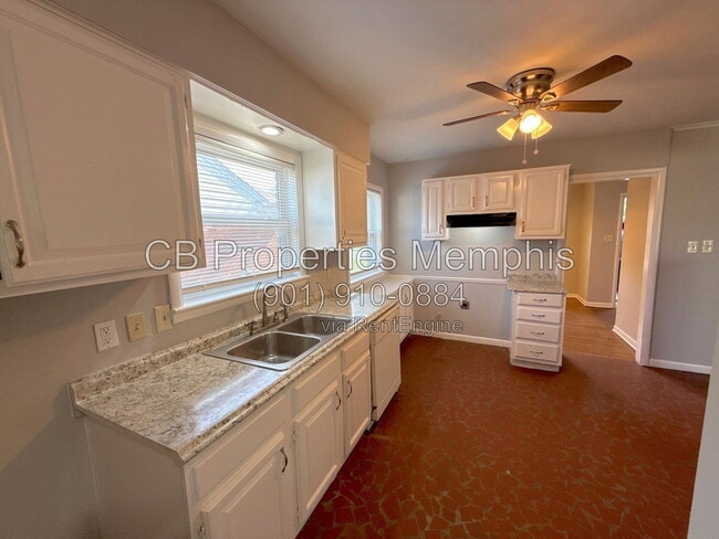 Photo - 1871 Cornelia Ln
