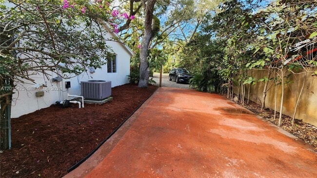 Photo - 16575 Old Cutler Rd Unit 16575