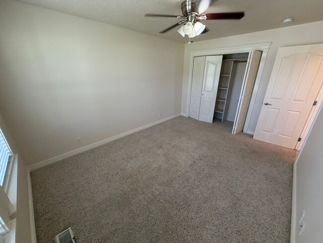 Photo - 435 NE Greystone Loop