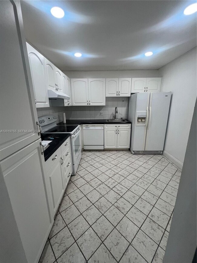 Photo - 2801 NE 183rd St Unit 405W