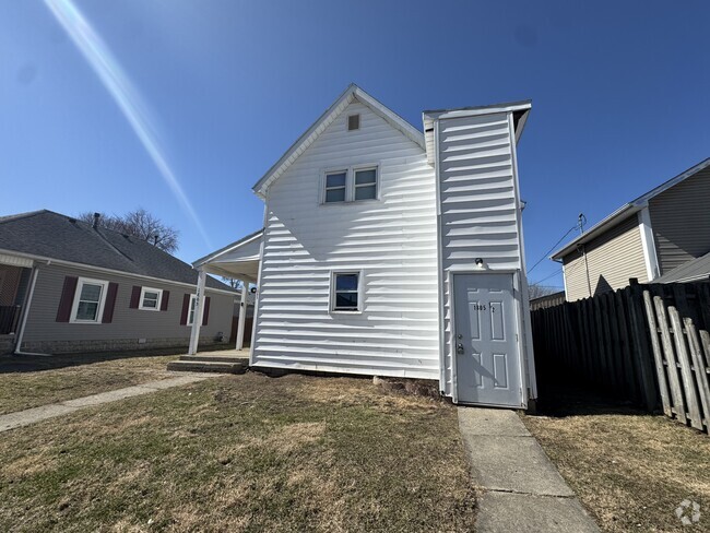 Building Photo - 1805 N Wabash Ave Unit 1805 1/2 Rental