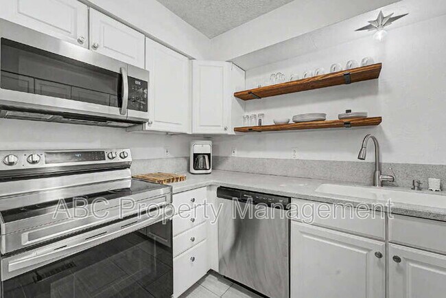 Photo - 2 William Ln