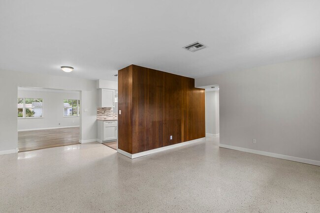 Photo - 2910 W Price Ave