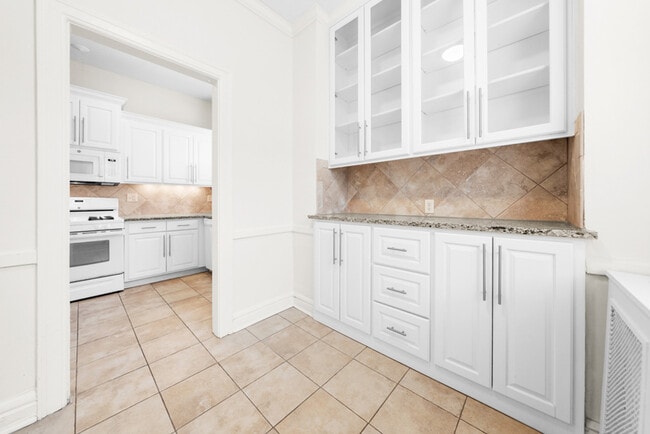 Kitchen/Dining - The Sombart