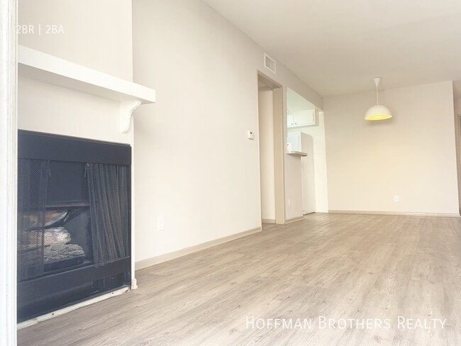 Photo - 3132 Bagley Ave Unidad 206