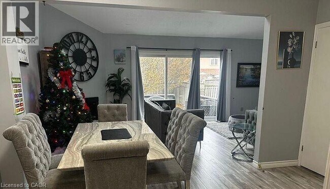 Photo - 21 Conestoga Rd