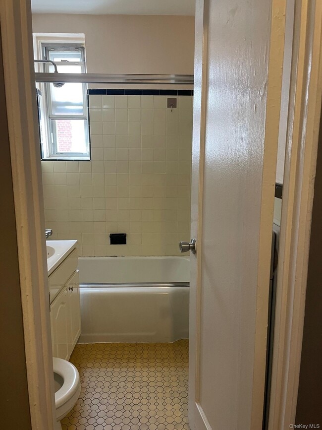 Photo - 63-61 Yellowstone Blvd Unit 4L
