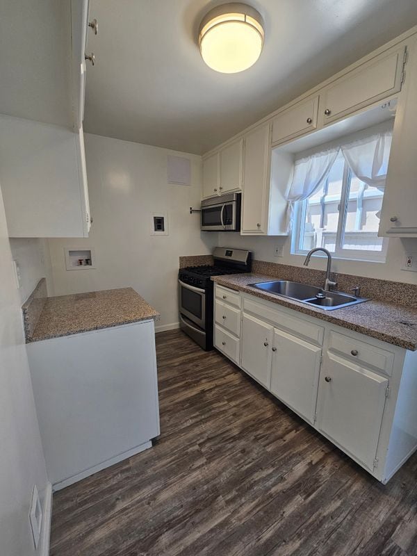 Photo - 2406 Rockefeller Ln