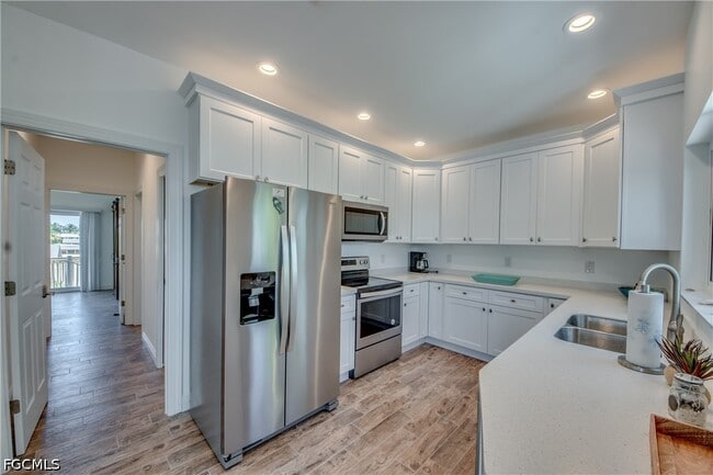Photo - 2579 Third St
