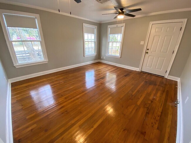 Photo - Remodeled 2-Bedroom Home with Modern Ameni...