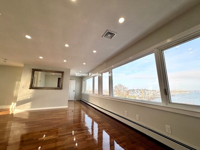 Building Photo - 62 Upland Rd Unit 3