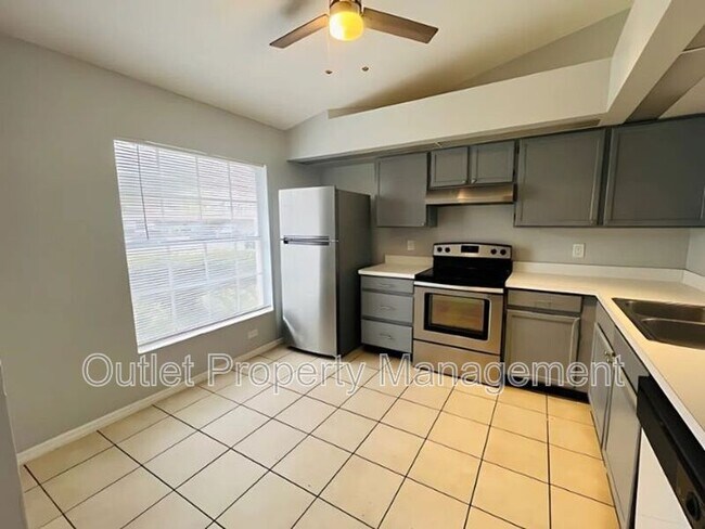 14796 Laguna Beach Cir